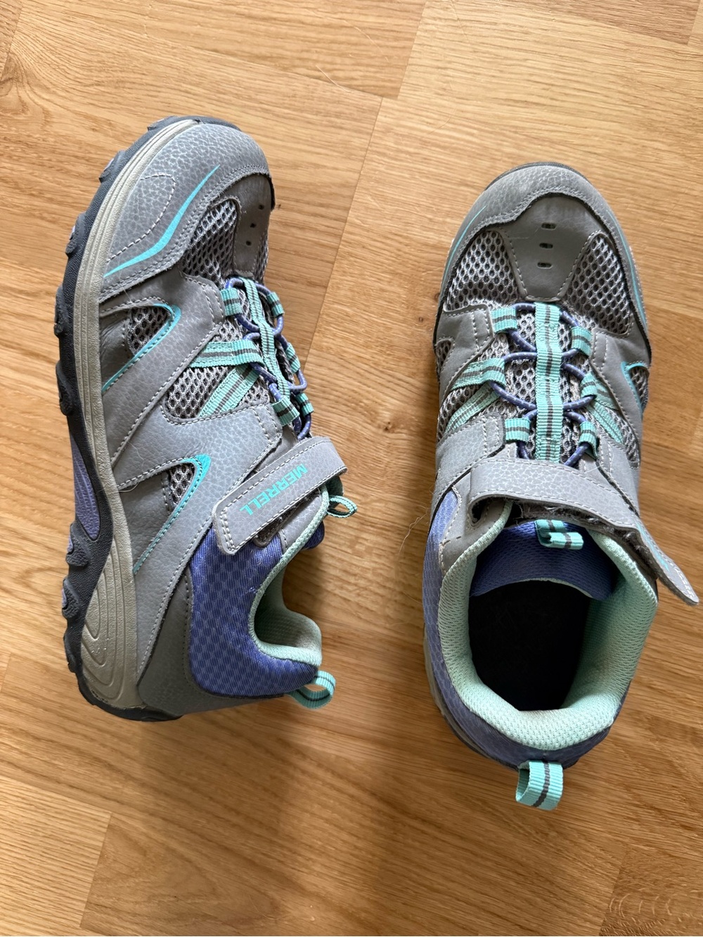 Merrell Grey & Teal Women's Trail Athletic Shoes . 38